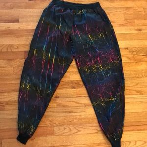 Crush-light fabric harem/lounge pants | Black with multicolor